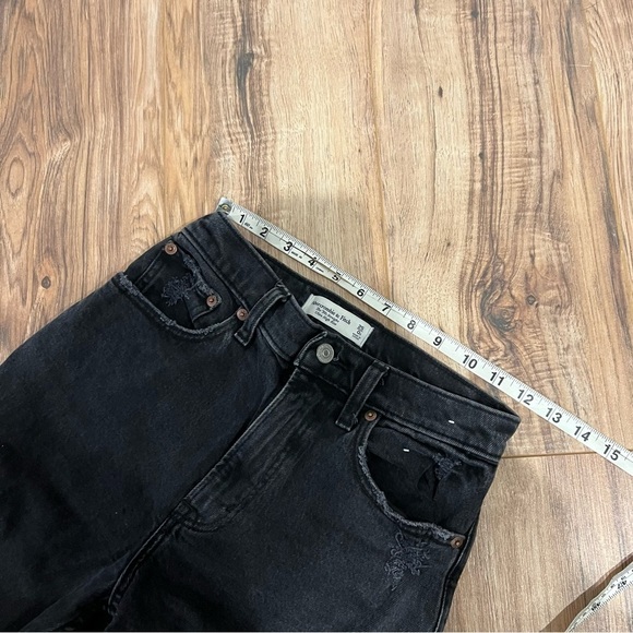 Abercrombie & Fitch Curve Love Ultra High Rise 90s Straight Jean - Picture 7 of 9